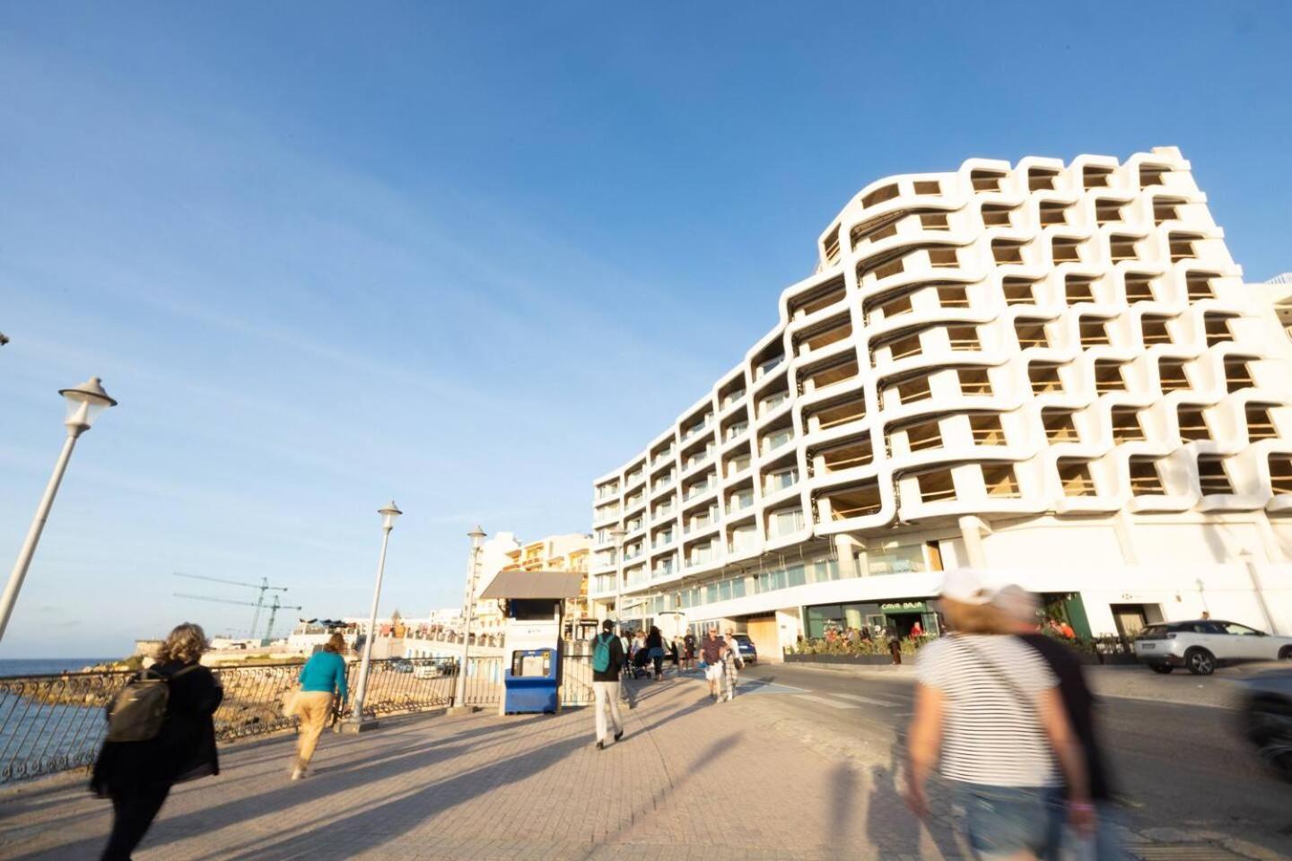 Ivory Suite Seafront With Views!- Fl 15 By Homely St. Paul's Bay Exterior photo